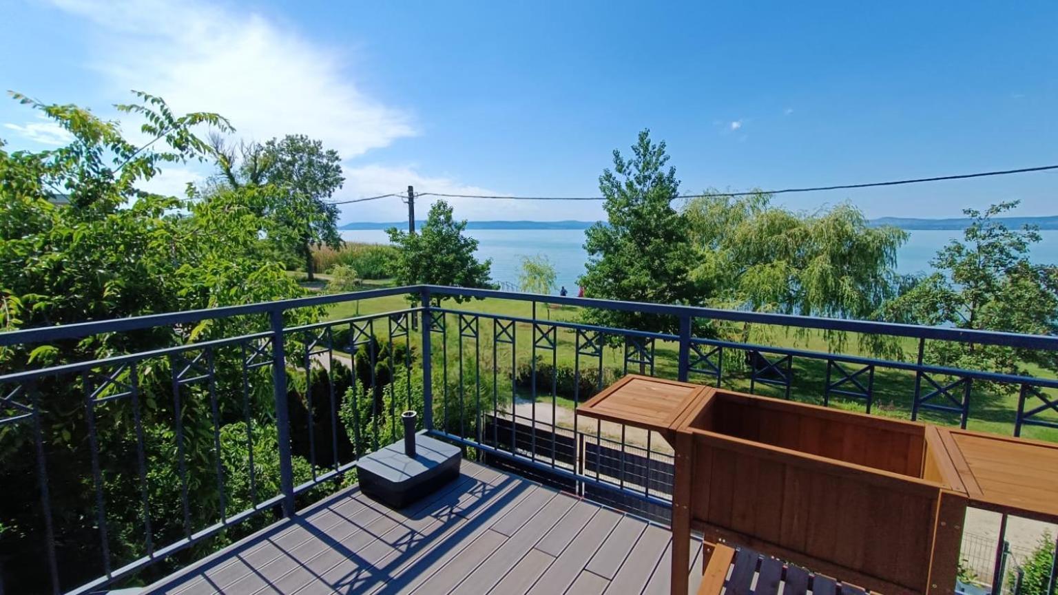 Traumlage Direkt Am See Balatonszárszó Eksteriør bilde
